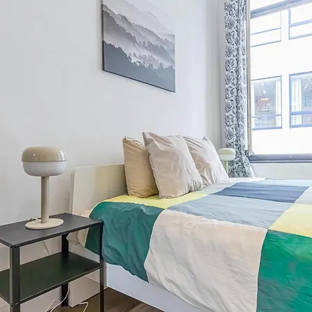 Apartment Lovely & Comfortable At Heart Of