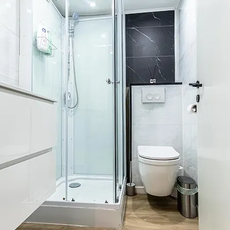 Apartment Lovely & Comfortable At Heart Of
