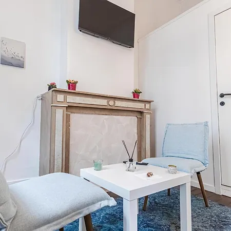 Lovely & Comfortable At Heart Of Apartment